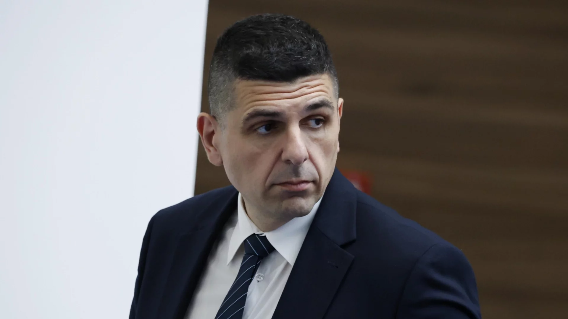 "20 евроцента за литър бензин": ДБ призова Радев за компенсации за горивата (ВИДЕО)
