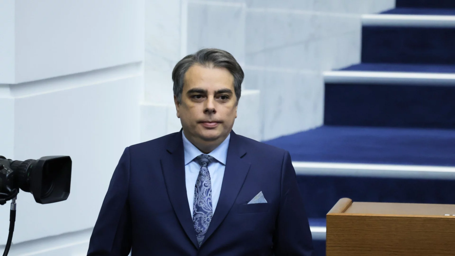 "Колко трябва да стане цената на горивата, за да се събуди правителството": Асен Василев призова за компенсации (ВИДЕО)