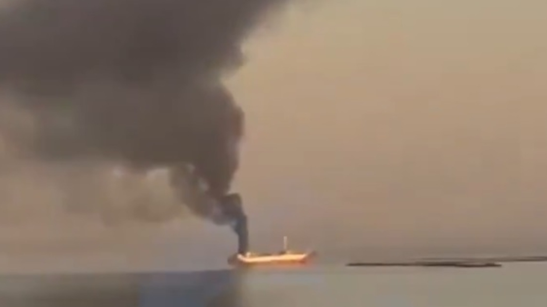 Руски дрон подпали турски кораб в Дунав и уби капитана му (ВИДЕО)