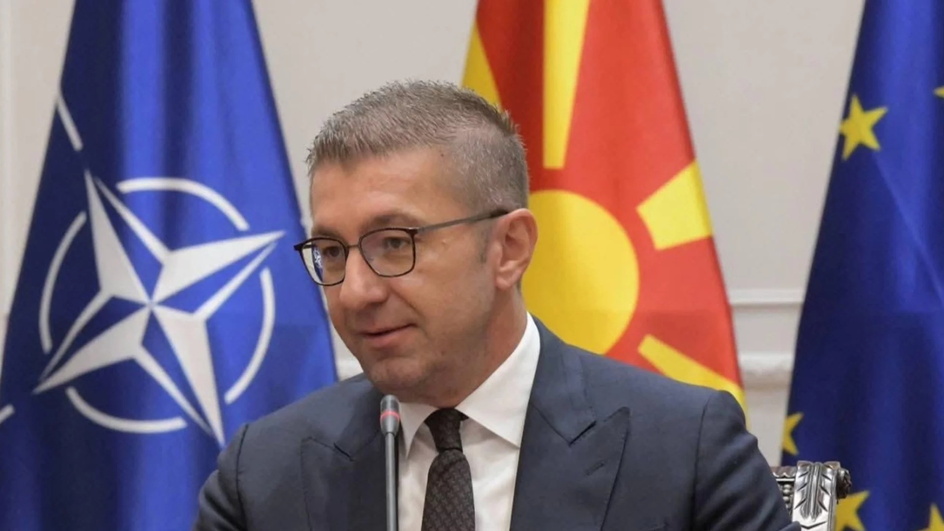 "Ние сме политици, не експерти по човешки права": Мицкоски пита от САЩ защо да вписва българите в конституцията (ВИДЕО)