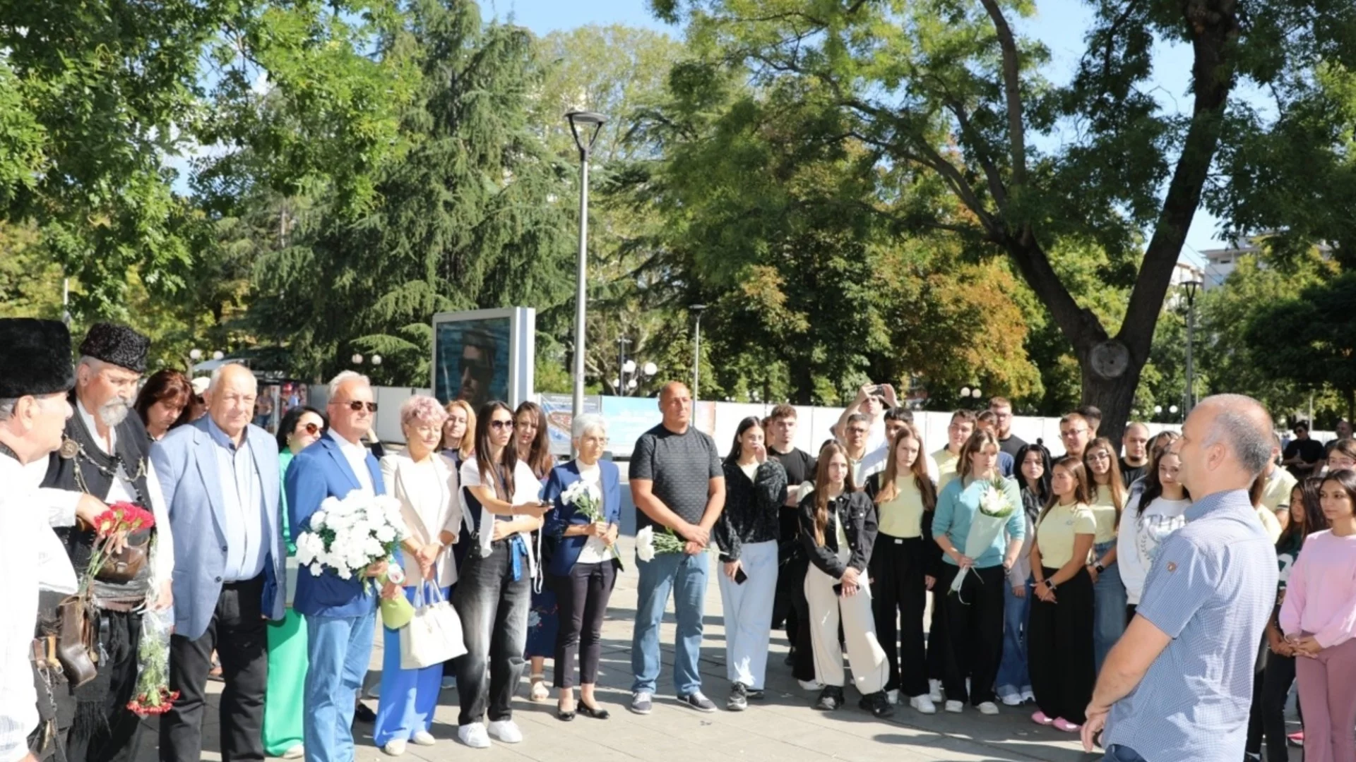 С венци и цветя Стара Загора почете героите от Старозагорското въстание