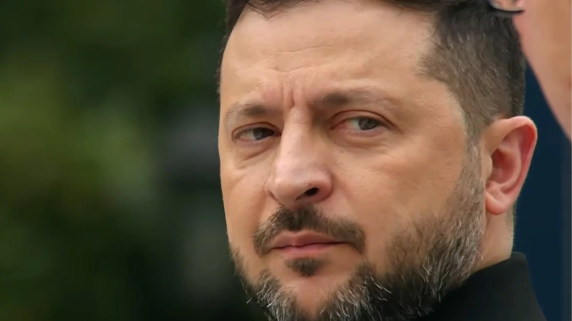 Зеленски: Украйна е пред катастрофална финансова криза, дефицитът е "космически"