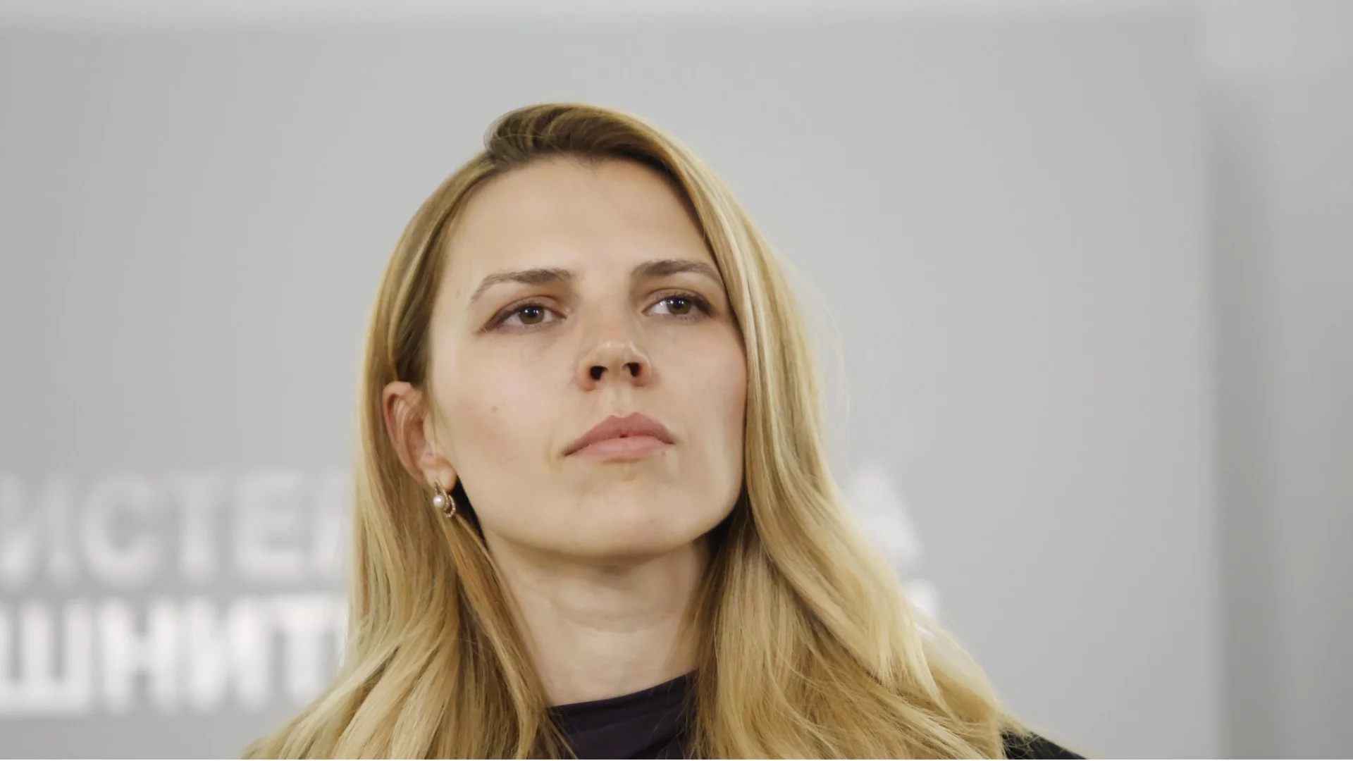 След разкритията за полетите на Пеевски: Външно извика посланика ни в ОАЕ обратно в София