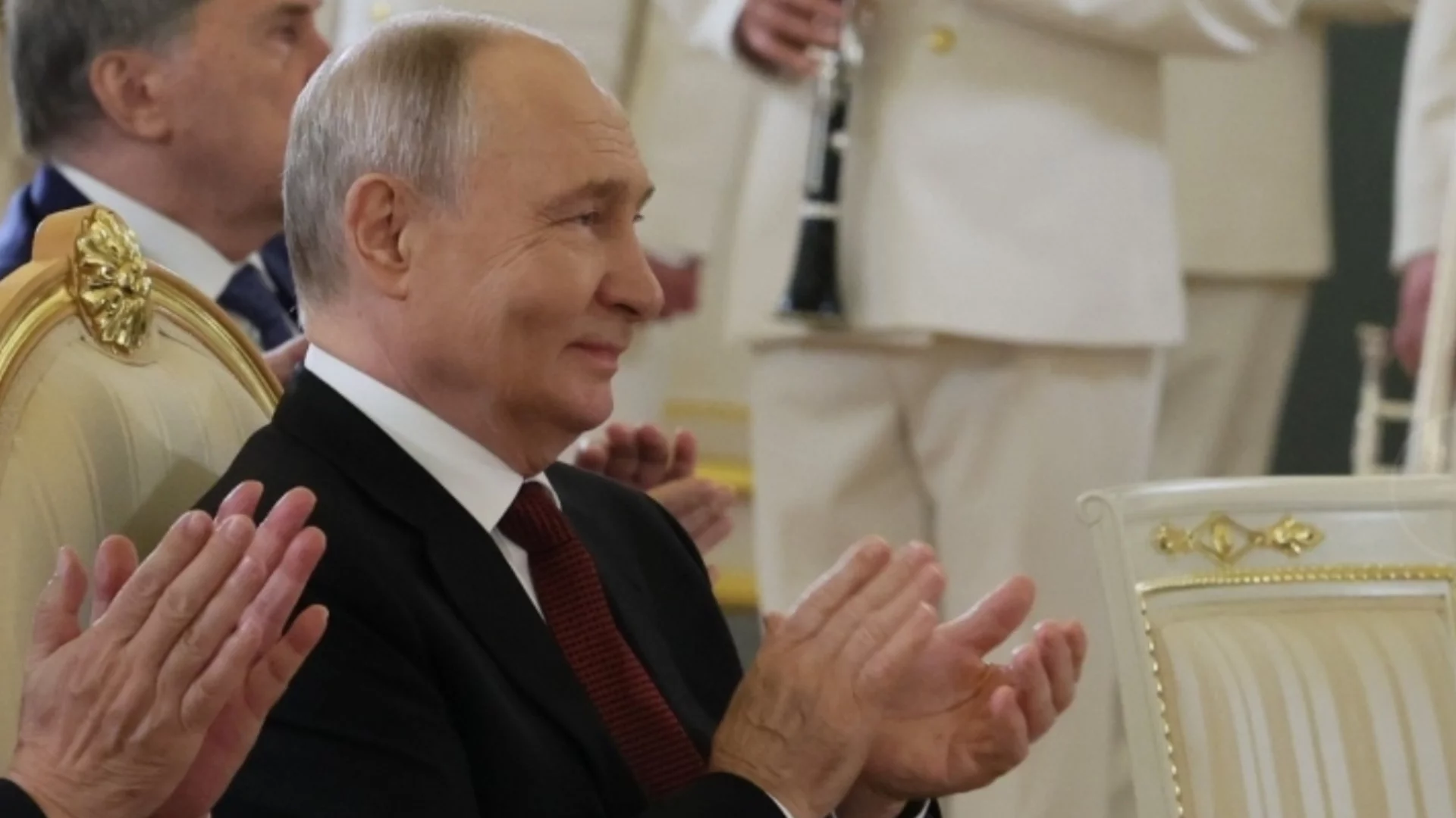 Бивш шеф на ЦРУ и Борис Джонсън казаха от какво се плаши Путин и как да се измъкне от войната в Украйна (ВИДЕО)
