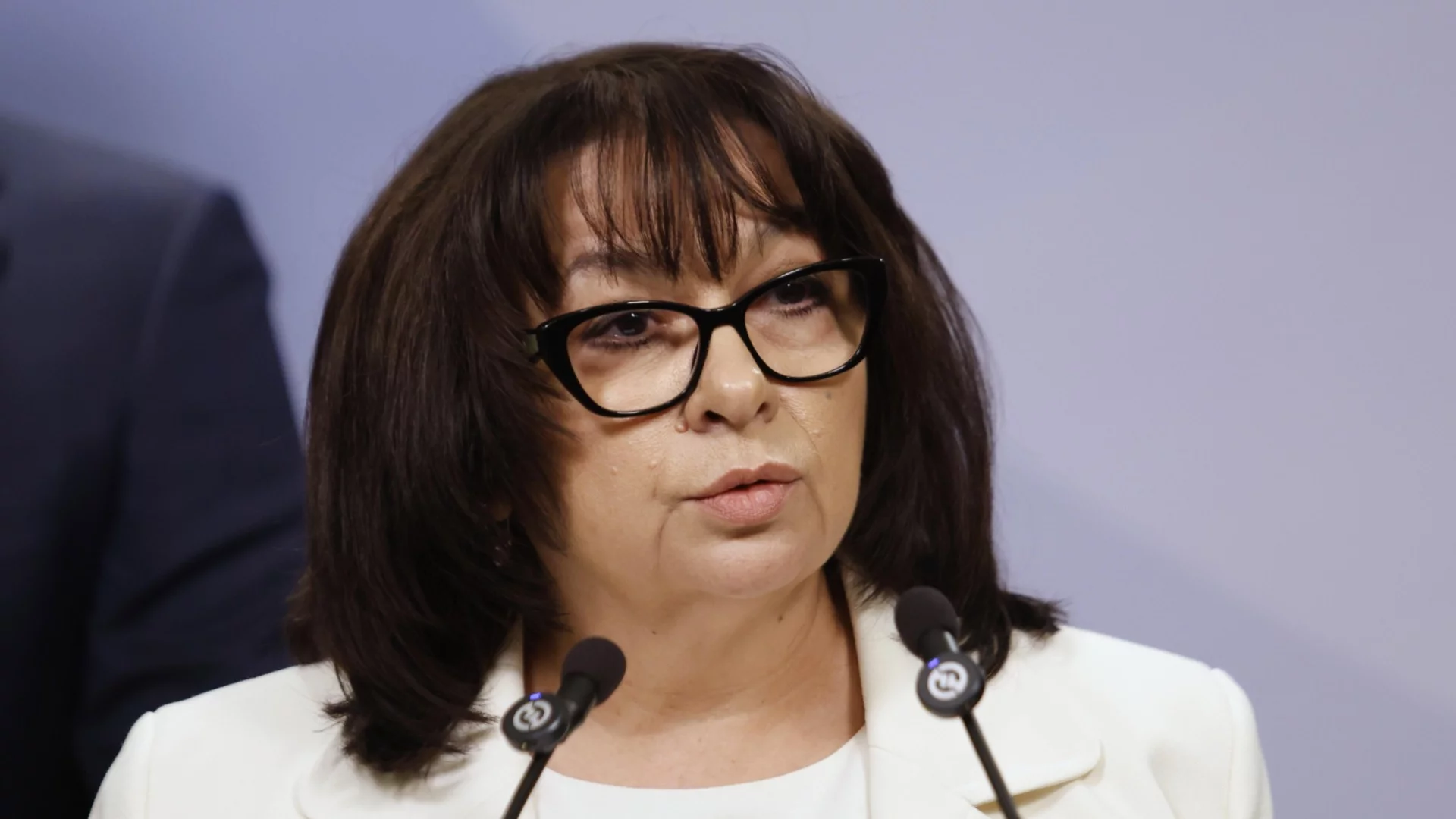 Теменужка Петкова срещу кабинета: „Нагласяване“ на дефицита в АПИ и икономически хаос