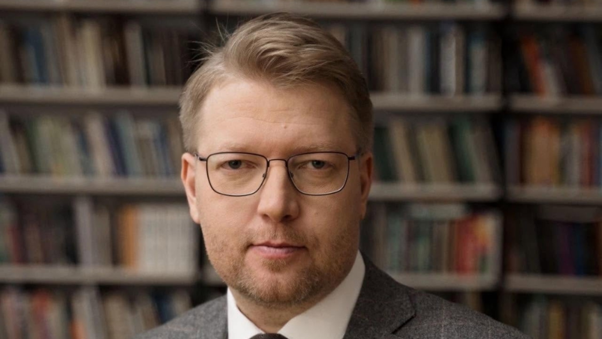 Лидерът на забранената опозиция в Русия пред българска аудитория: Вървим към ядрена война и искаме да спрем Путин, за да ви спасим