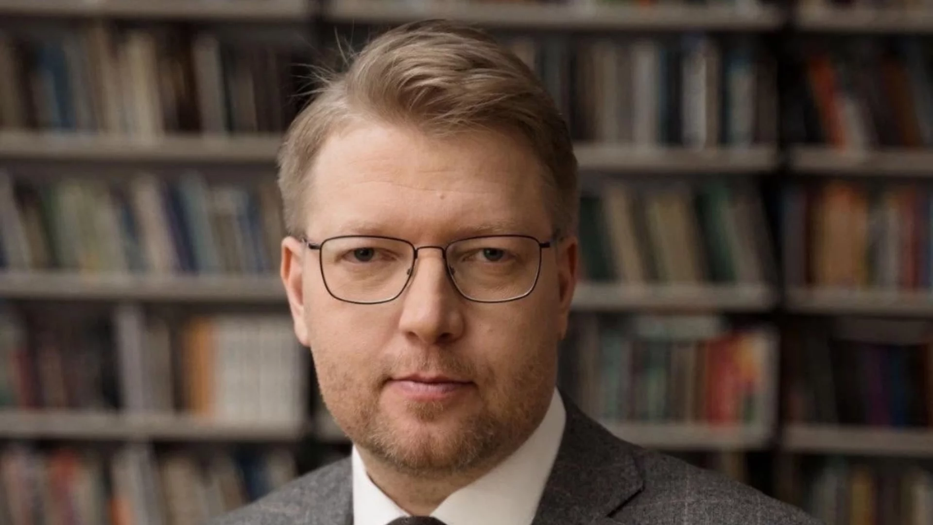 Лидерът на забранената опозиция в Русия пред българска аудитория: Вървим към ядрена война и искаме да спрем Путин, за да ви спасим