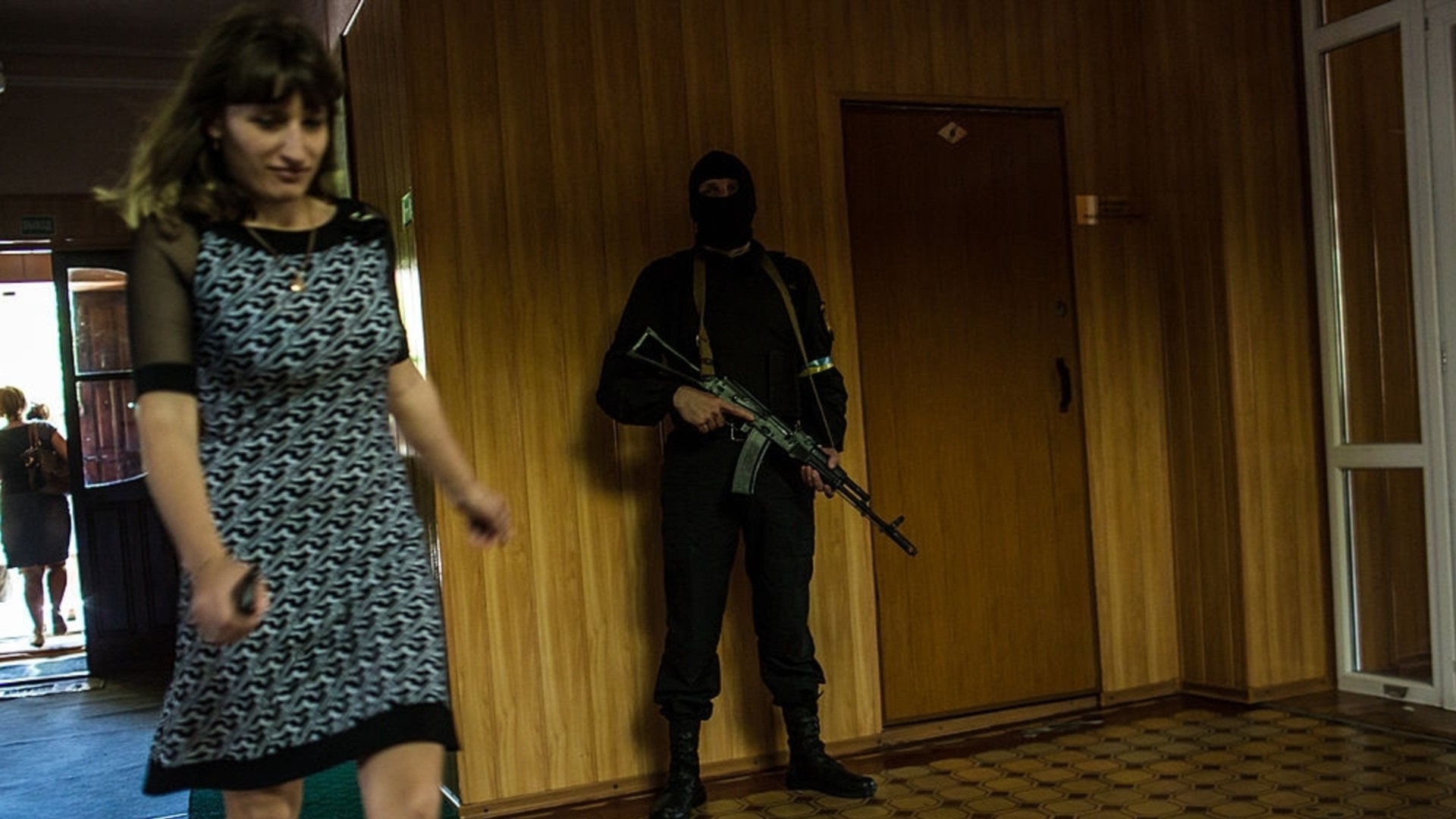 Демокрация по руски: В окупираната "ДНР" изборите приключиха в 14 ч., в Москва няма хартиени бюлетини (ВИДЕО)
