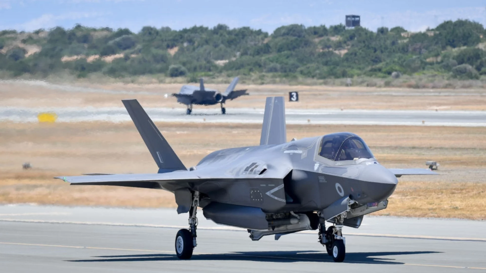 Китай тренира за стрелба по F-35, F-16 и уникални японски радарни самолети (СНИМКА)