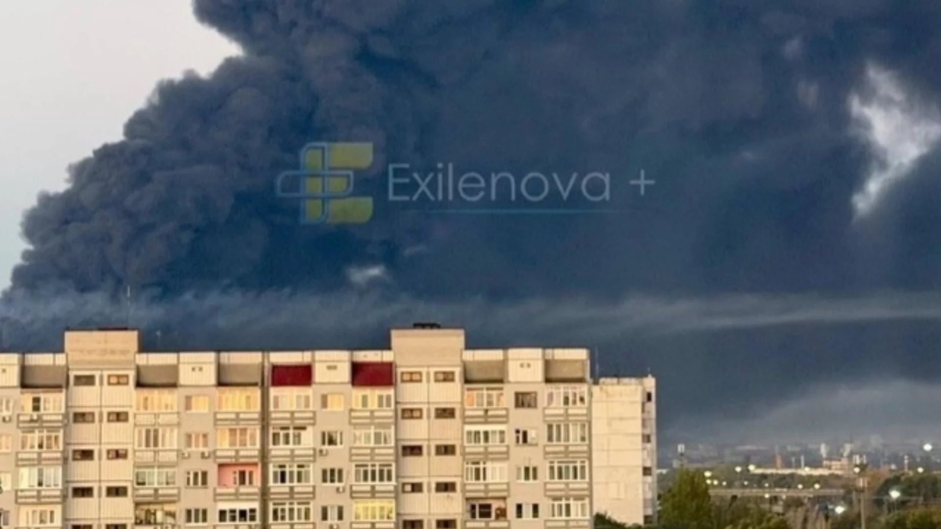 Пак гори руска рафинерия след украински удар, десетки руски ракети поразиха цели в Киев, Днипро и родния град на Зеленски (ВИДЕО)