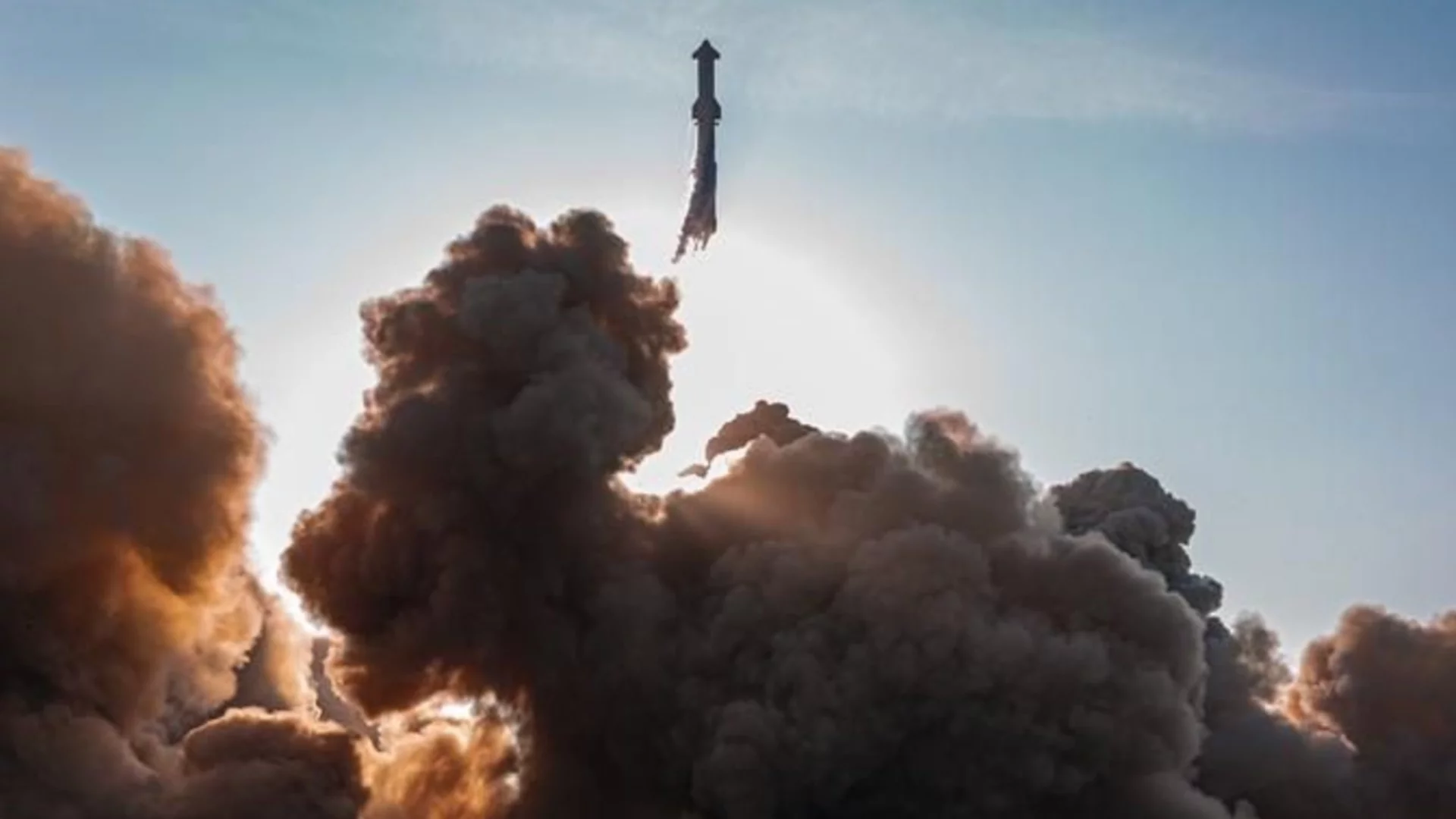 Защо SpaceX създаде Starfall и какво може да се произвежда в Космоса?