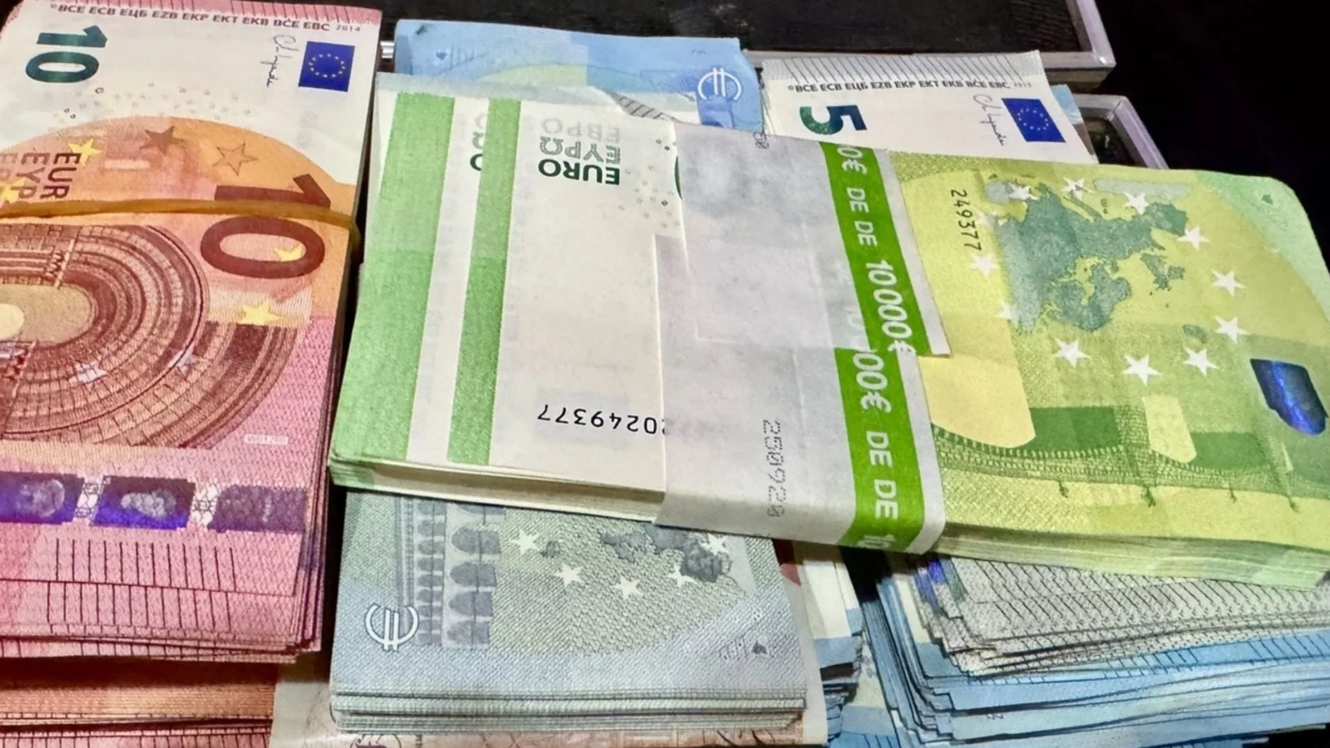 Само за ден: Шест опита за пренасяне на недекларирана валута през границата