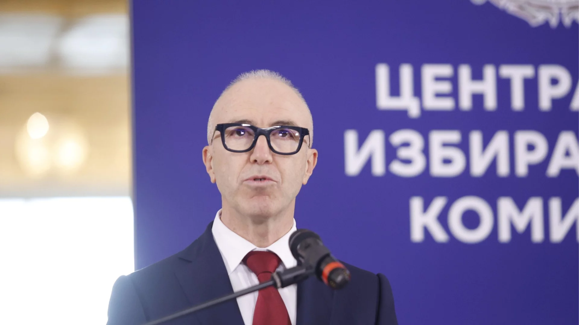 Председателят на ЦИК: Машината няма да реши проблема с компетентостта на изборната администрация