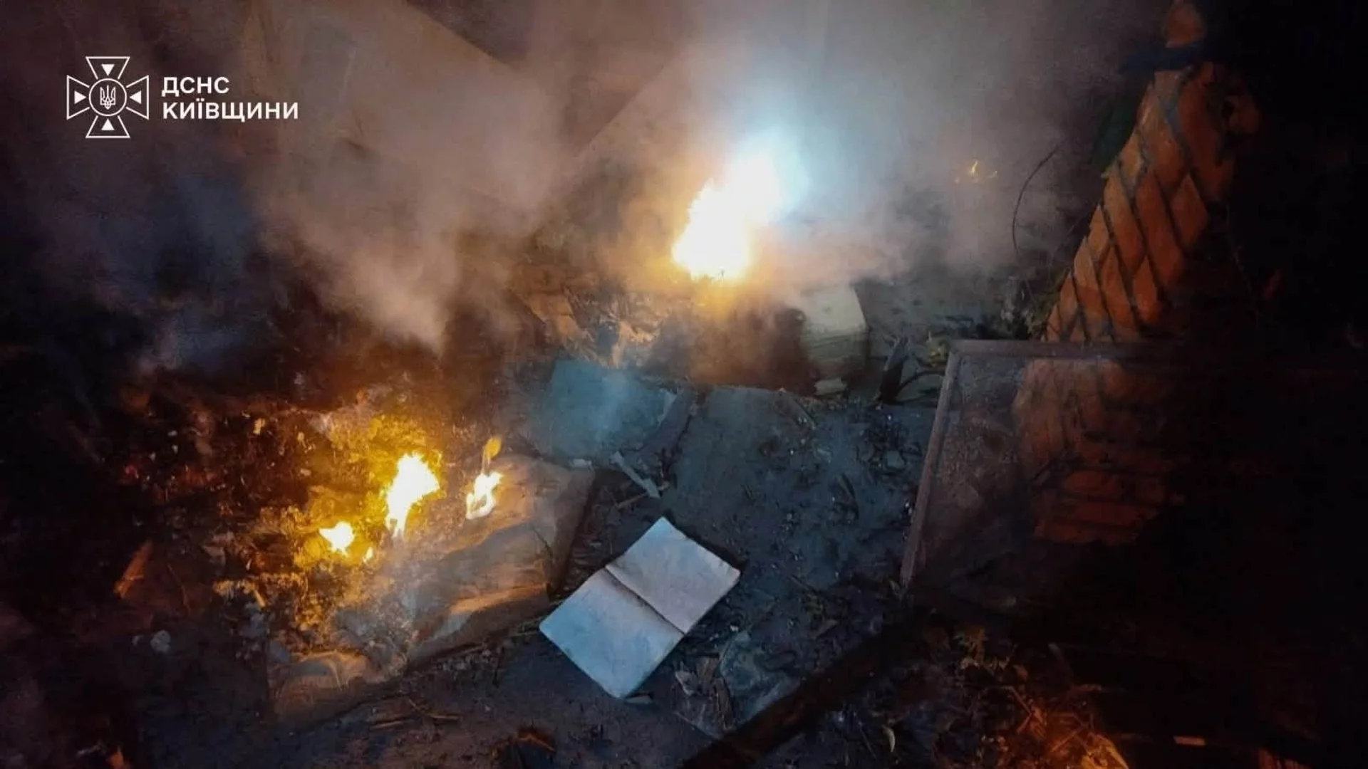 645 дрона над Русия и удар по водеща рафинерия, Украйна пак вади тела изпод отломките (ВИДЕО)