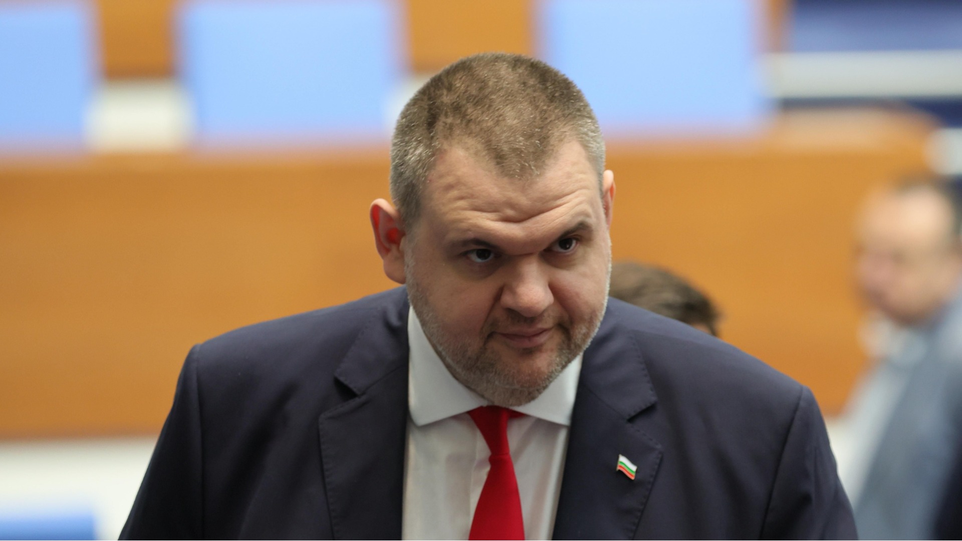 Пеевски да си търси нова централа: Съдът засега отхвърли жалбата на ДПС