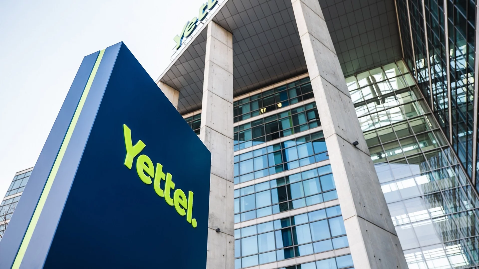 Yettel отваря нови позиции за хора с увреждания в програмата „Рамо до рамо“