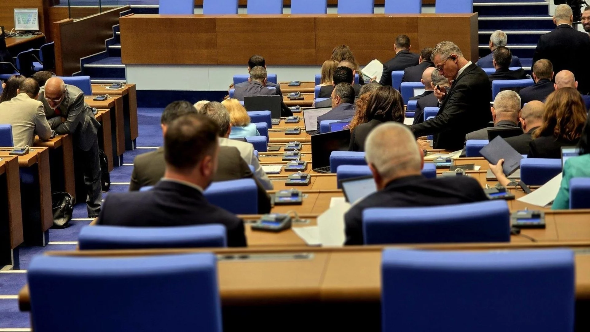 Парламентът прие окончателно правила срещу делата шамари