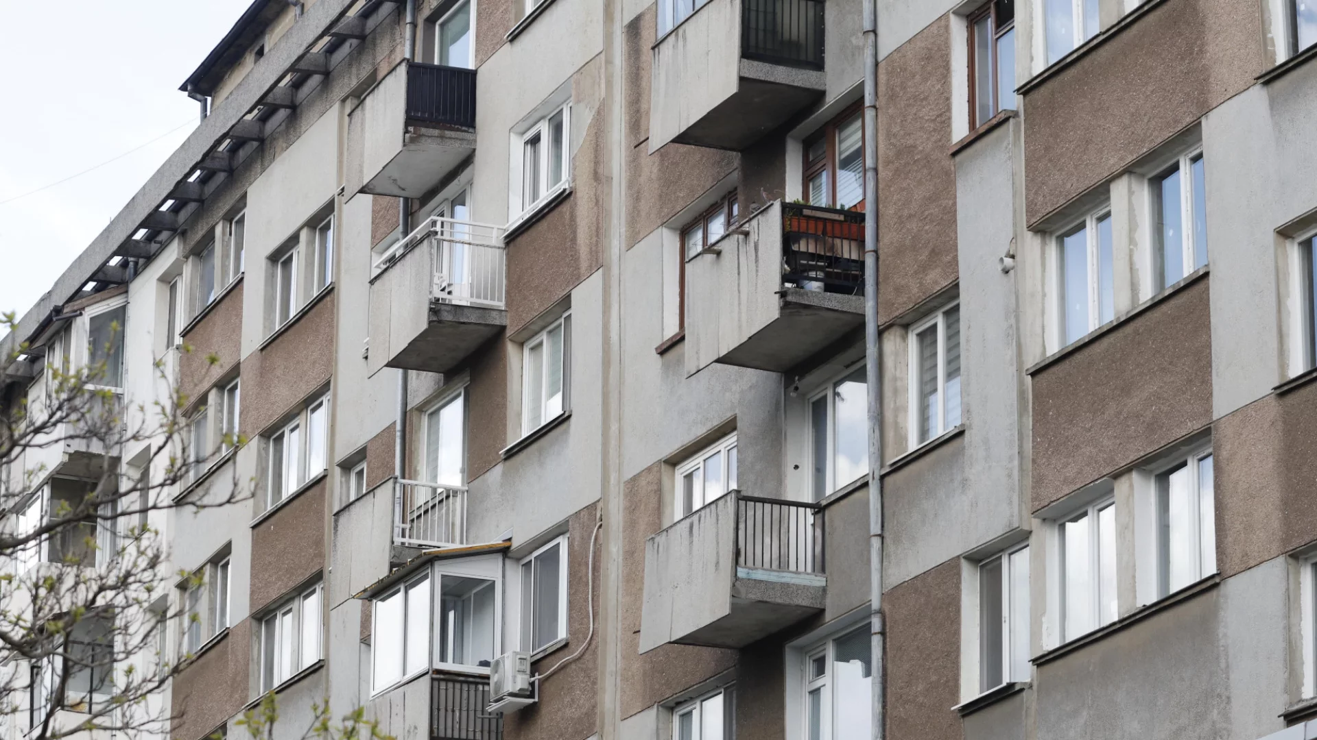 В България често живеем натъпкани като сардини: Данни на Евростат