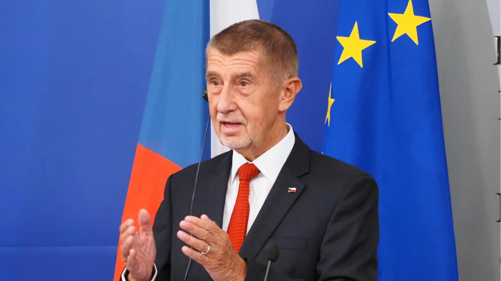 Чешкият премиер Андрей Бабиш оцеля след вот на недоверие в парламента