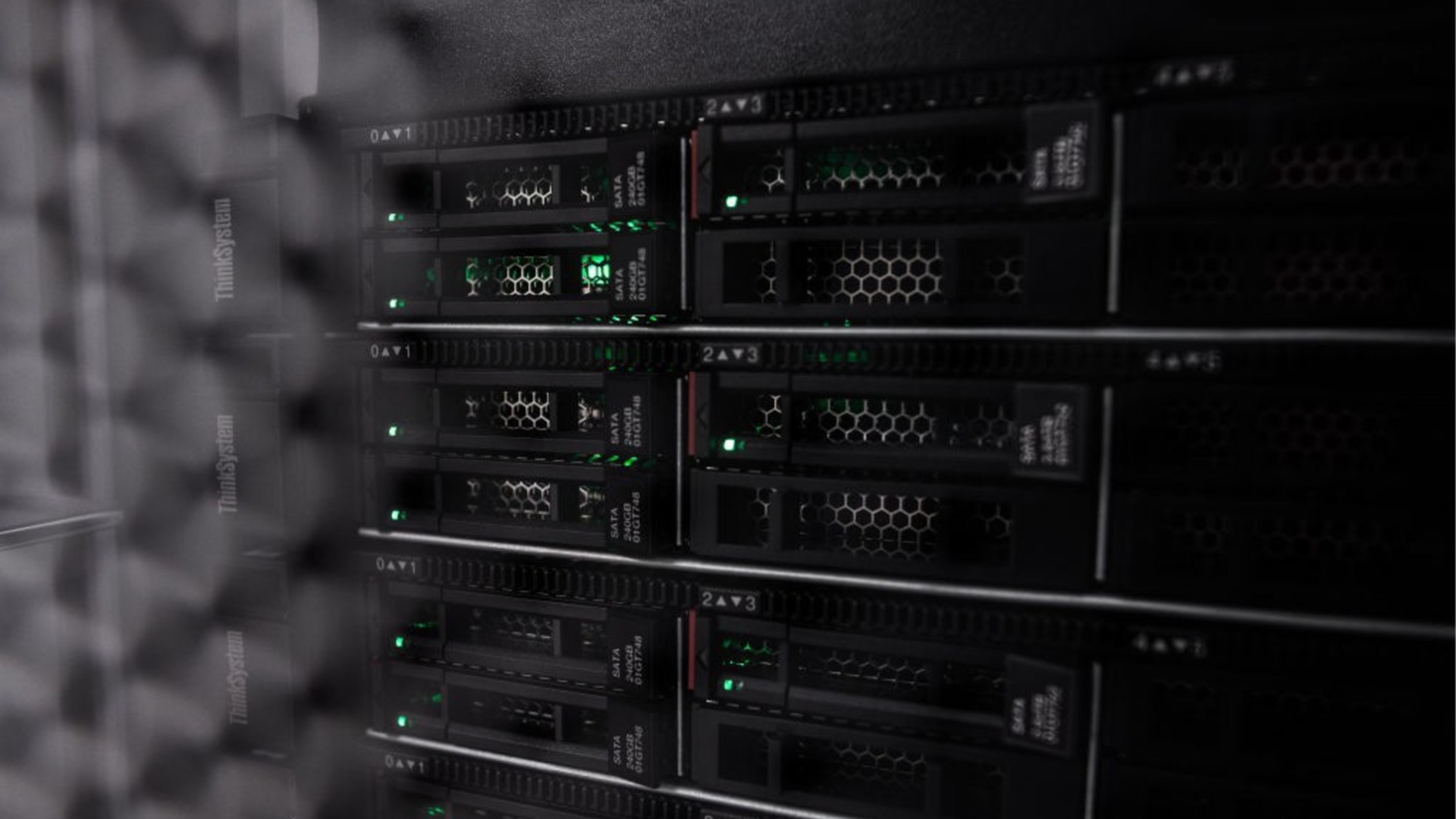 Нов китайски AI модел показва опасен потенциал за откриване на слабости