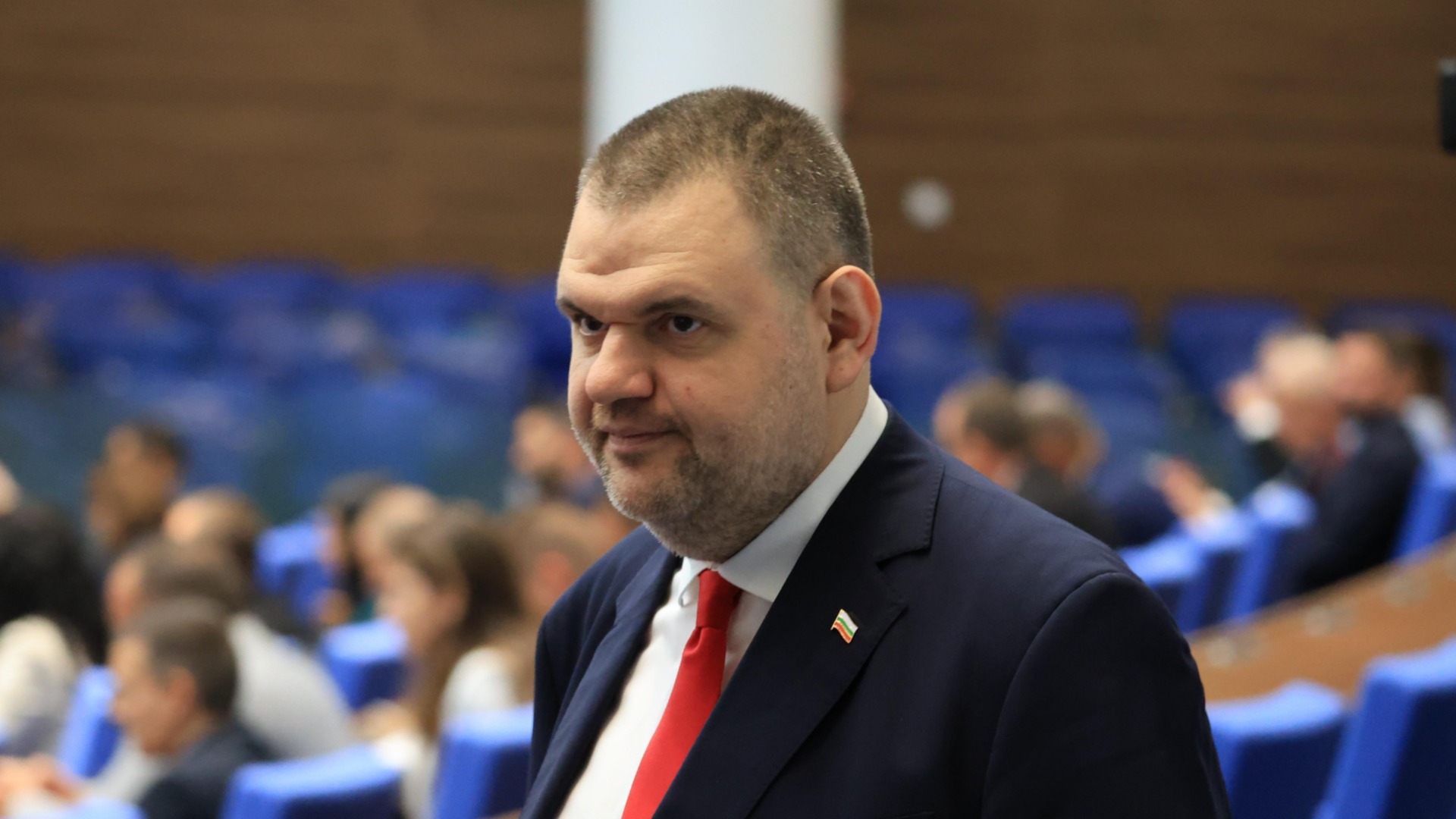 Пеевски е готов да подаде оставка: Ето какво е условието му към Радев (ВИДЕО)