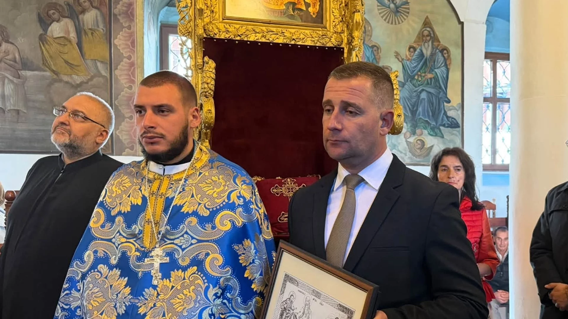 Девическият манастир в Самоков отбеляза Покров Богородичен