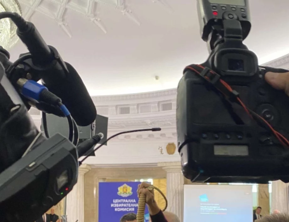 В студиото на БНТ: Кандидат за вицепрезидент се закани "да заличи" евреите и хората с гей ориентация