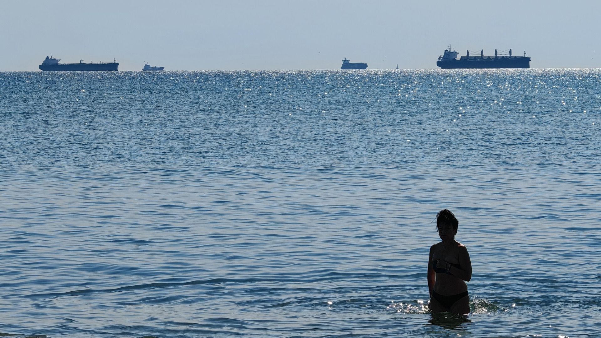 В момента Черно море е като Ормуз: Обявено е за зона с висок риск, съобщи капитан