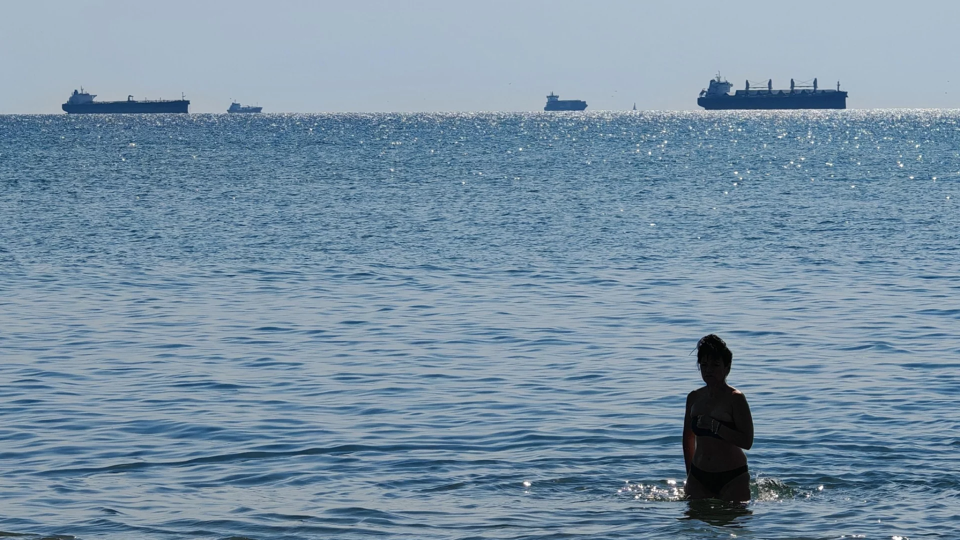 В момента Черно море е като Ормуз: Обявено е за зона с висок риск, съобщи капитан