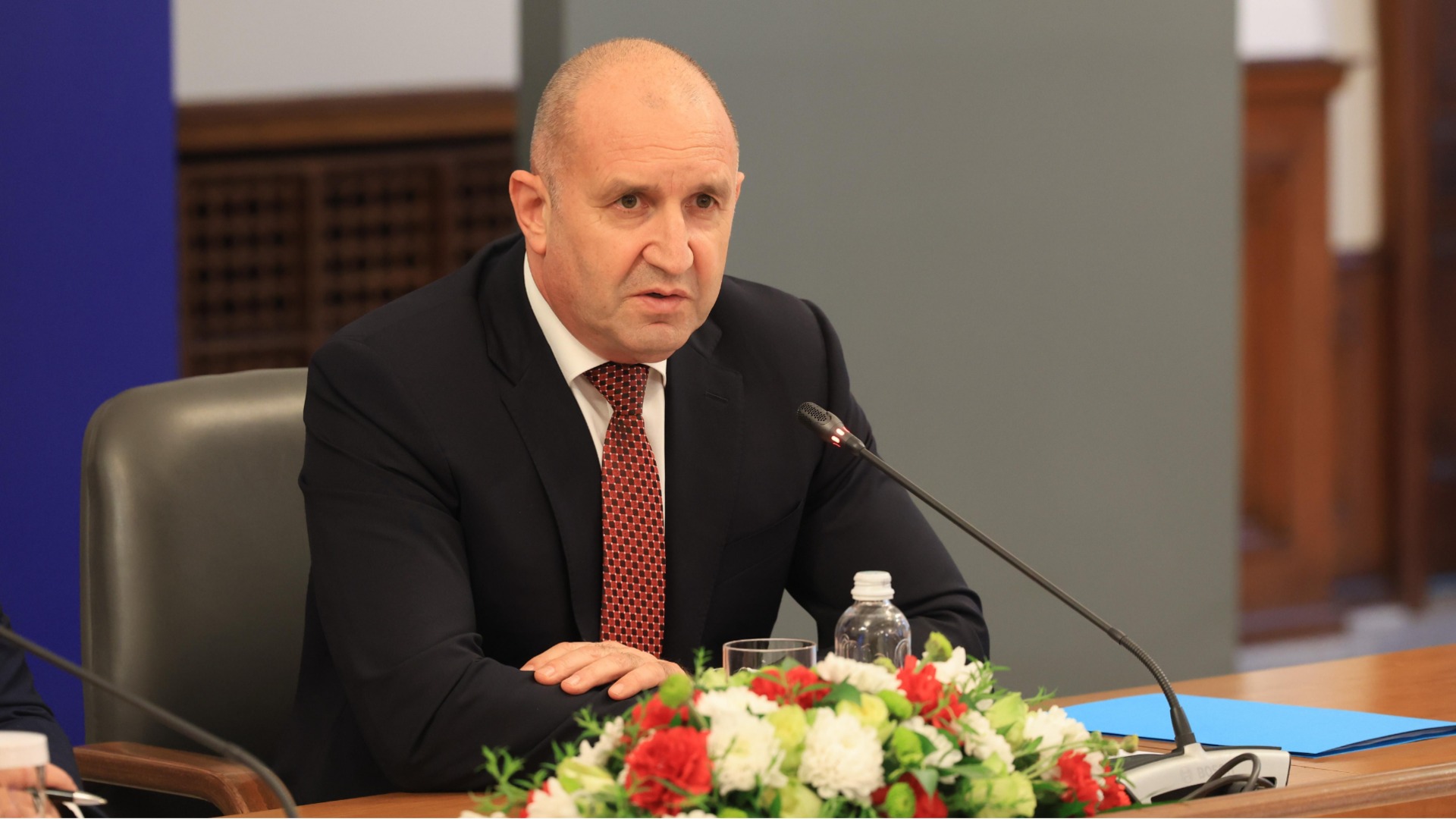 Радев: Наливането на пари в Украйна ни остави без зенитни комплекси