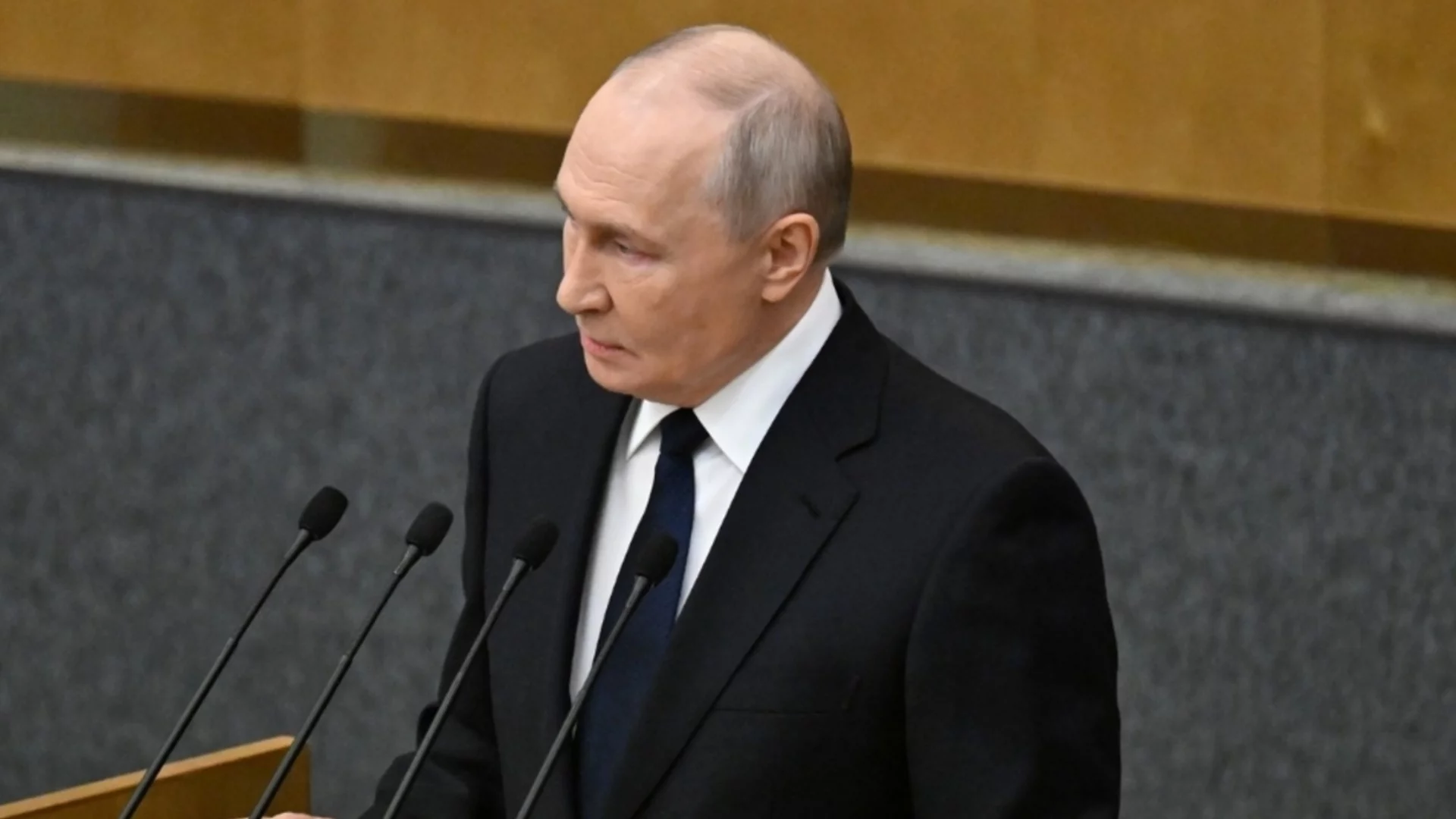 Рождения ден на диктатора: Специални указания за честитки за Путин (СНИМКА)