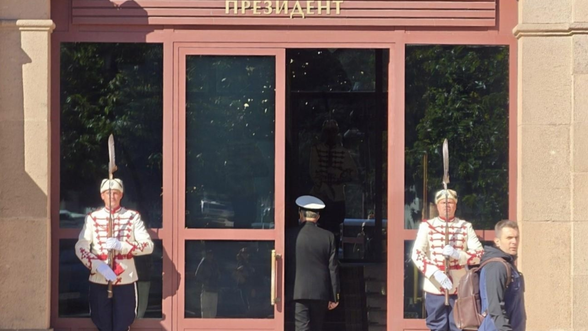 По-добре да те срещне дрон, отколкото кандидат за президент в България