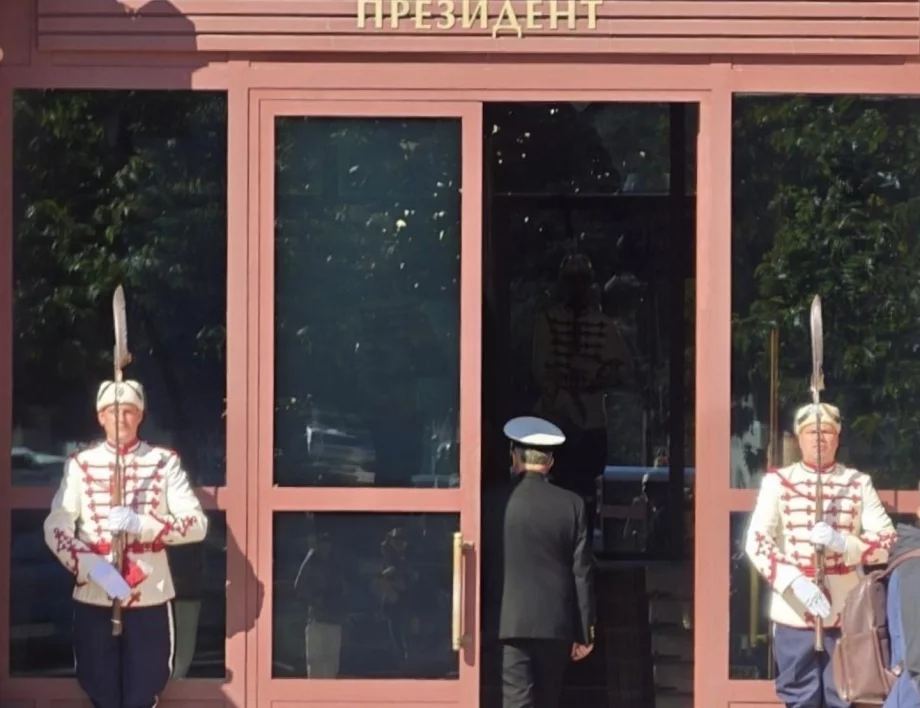 По-добре да те срещне дрон, отколкото кандидат за президент в България