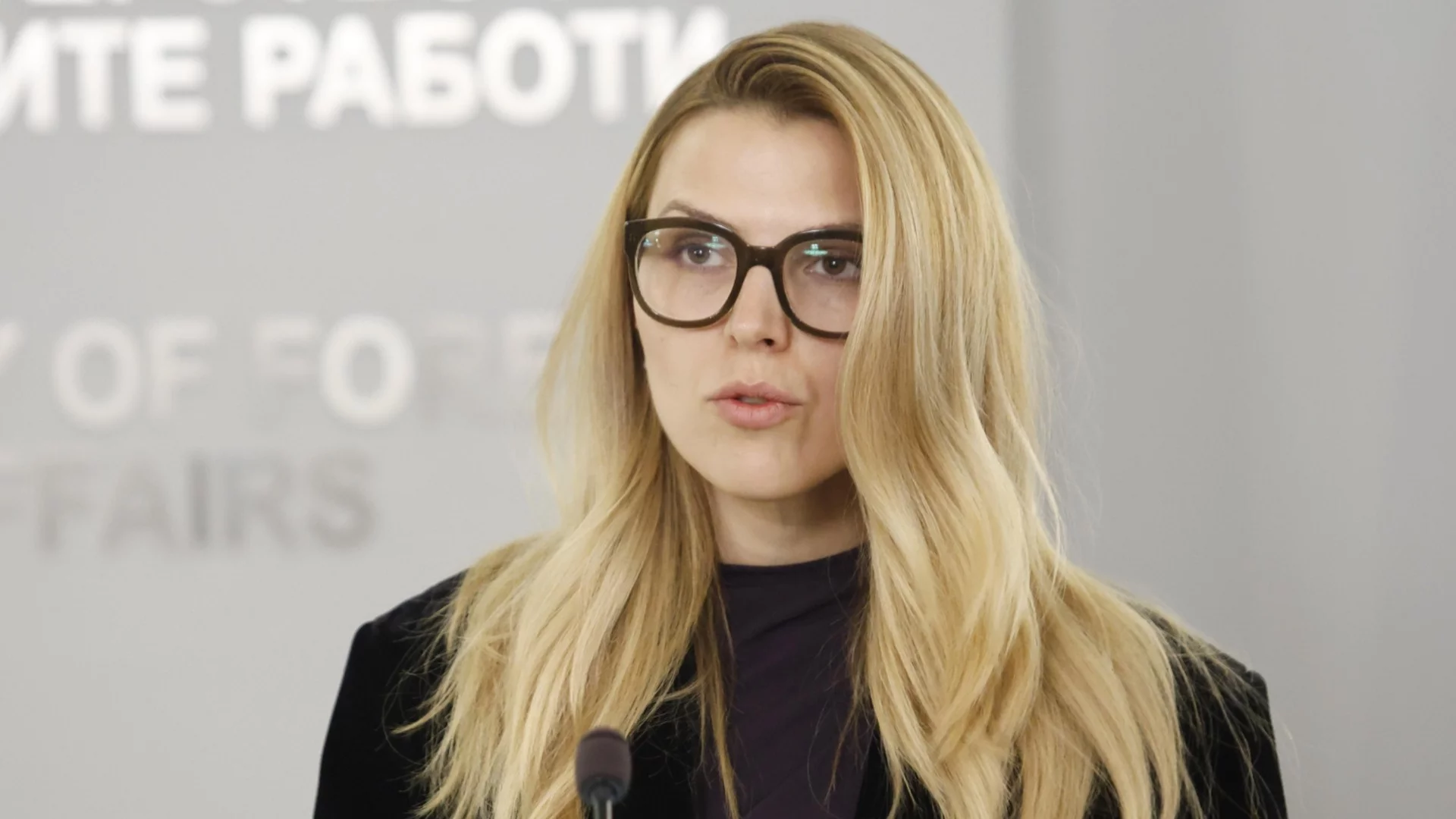 "Най-добрата гаранция е изпълнението": Велислава Петрова отговори на Скопие за ЕС и им напомни за македонските българи