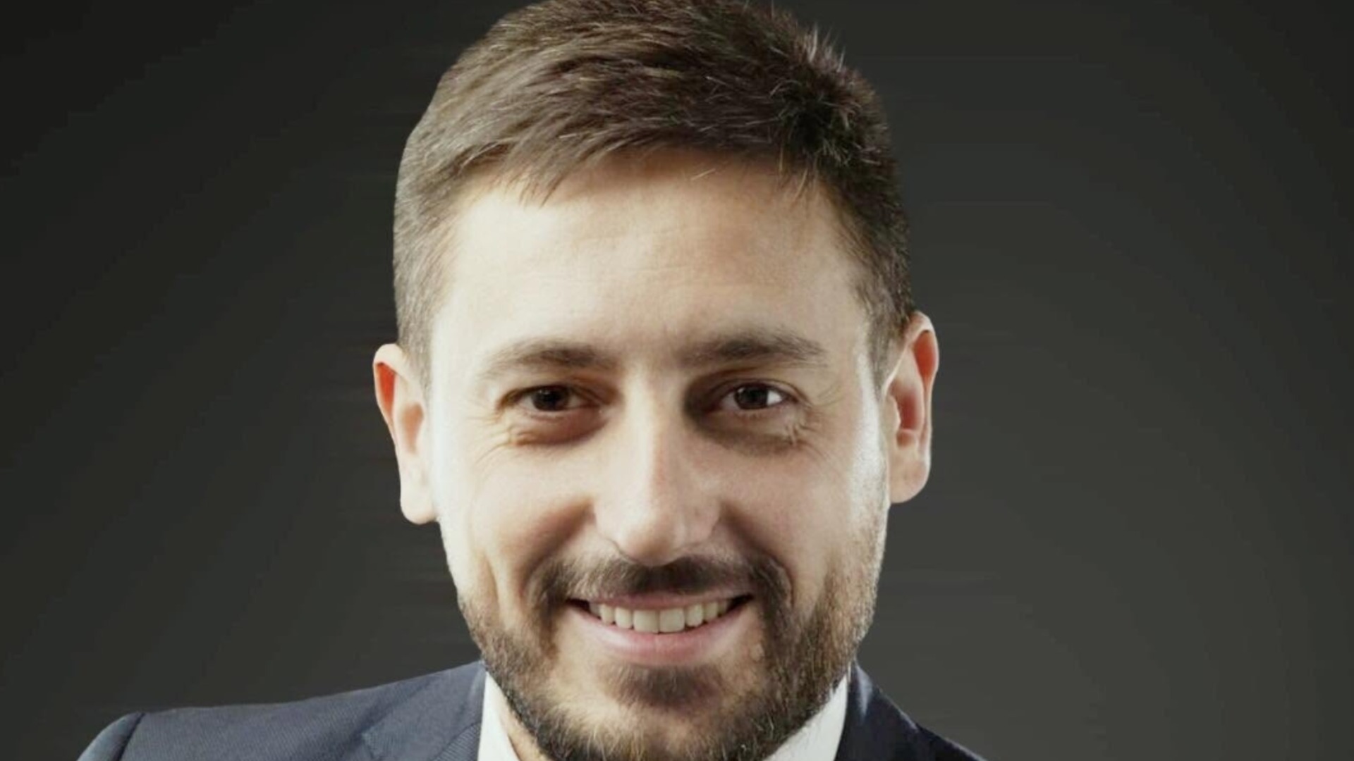 От "може да идете в "Белене" до дело: Петар Богойески заплаши Actualno след разкритие за българското му гражданство (СНИМКИ)