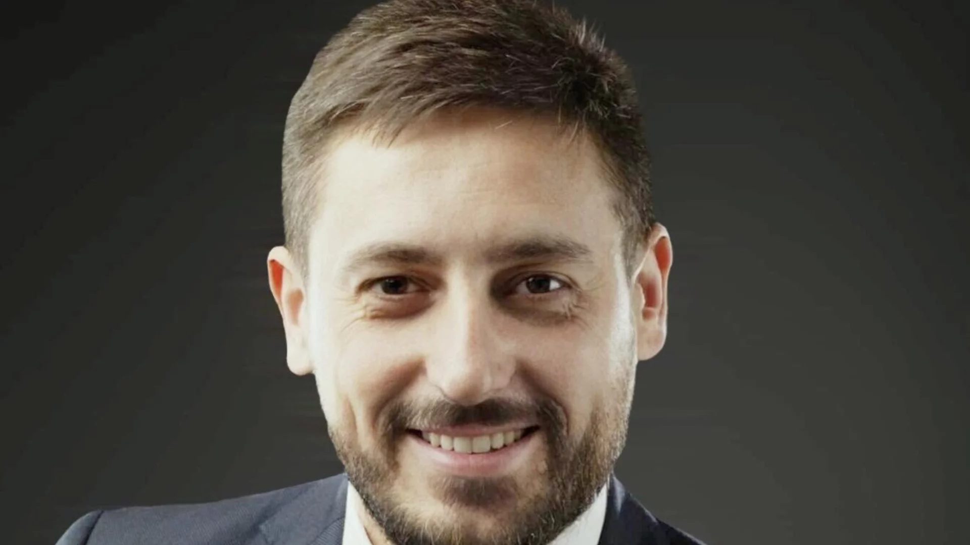От "може да идете в "Белене" до дело: Петар Богойески заплаши Actualno след разкритие за българското му гражданство (СНИМКИ)