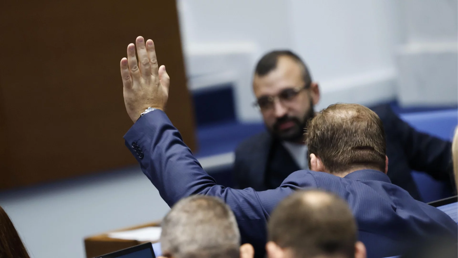 Депутатите излизат във ваканция заради президентските избори   