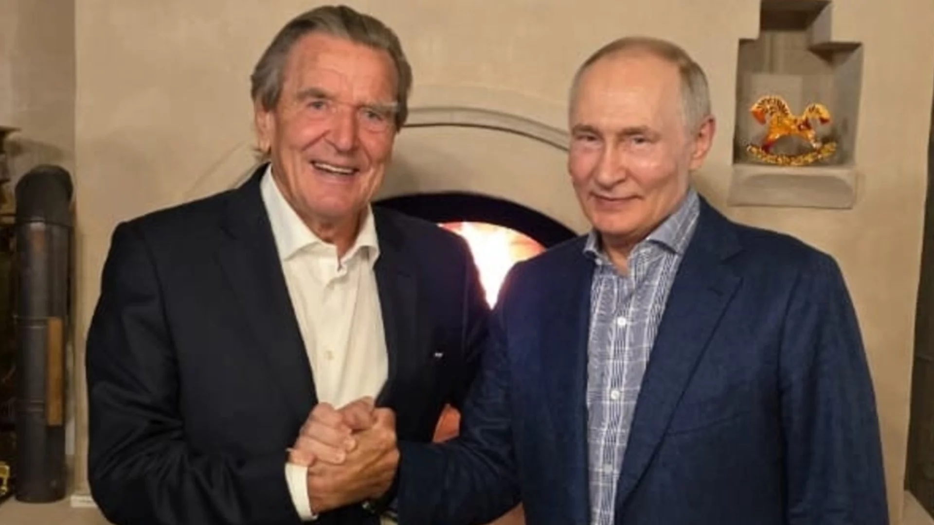 "Най-наглият пенсионер на Германия": Шрьодер отпразнува рождения ден на Путин и вбеси Берлин