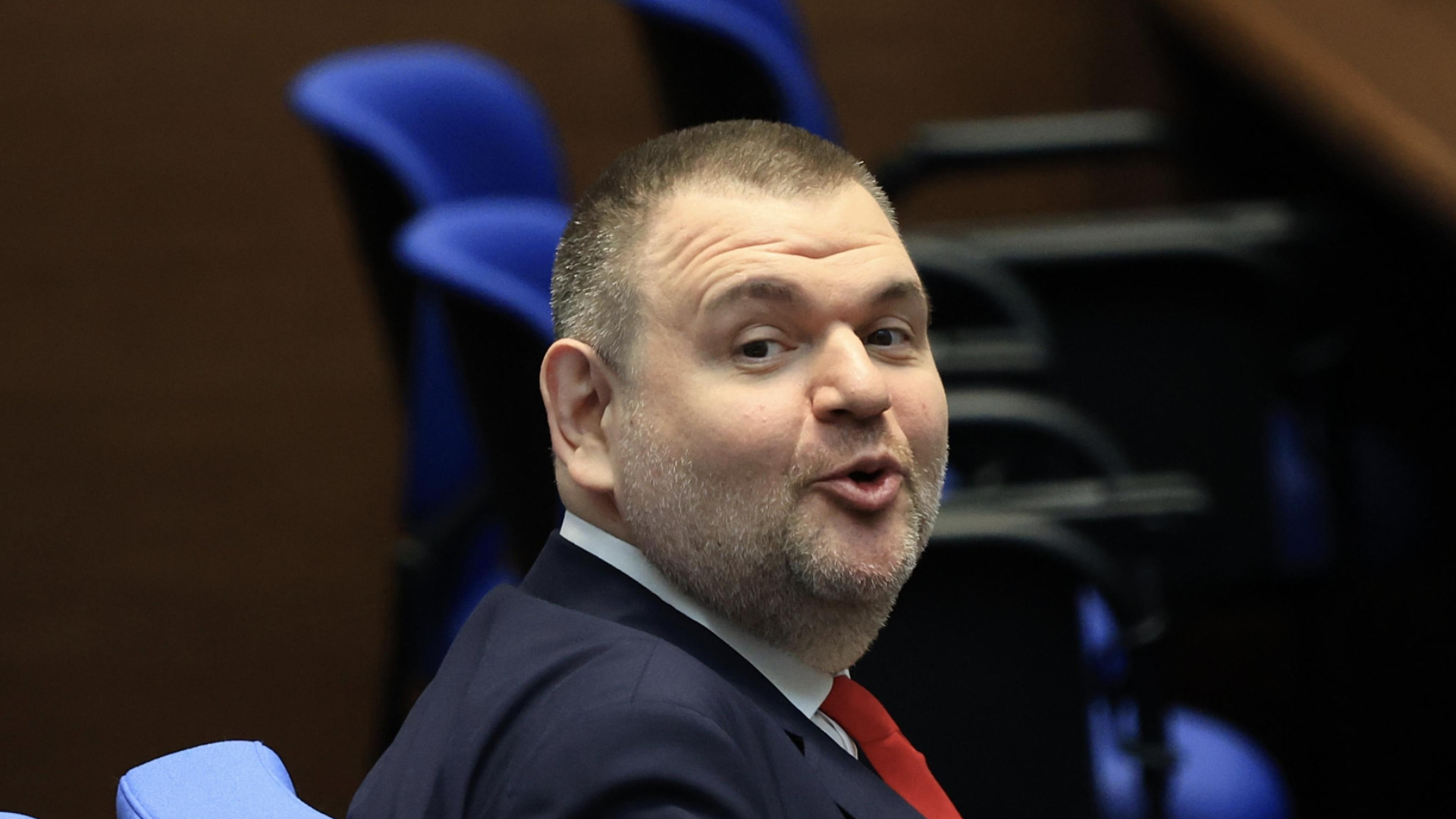 Пеевски пак задейства прокуратурата, срещу Демерджиев - на тема "бомби в детски градини и полети"