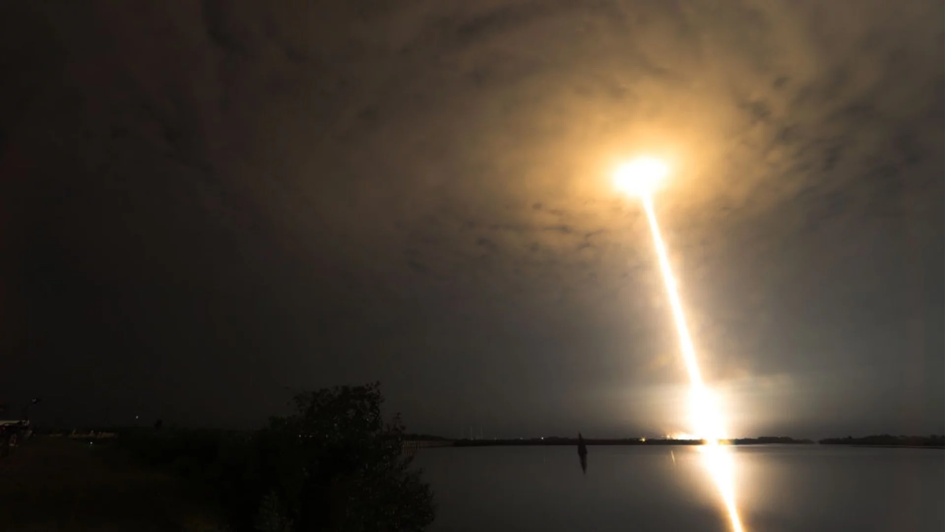 "Край София са изгорени 11 антени за комуникация на Starlink, използвани във войната в Украйна": Твърдение на Ивайло Мирчев