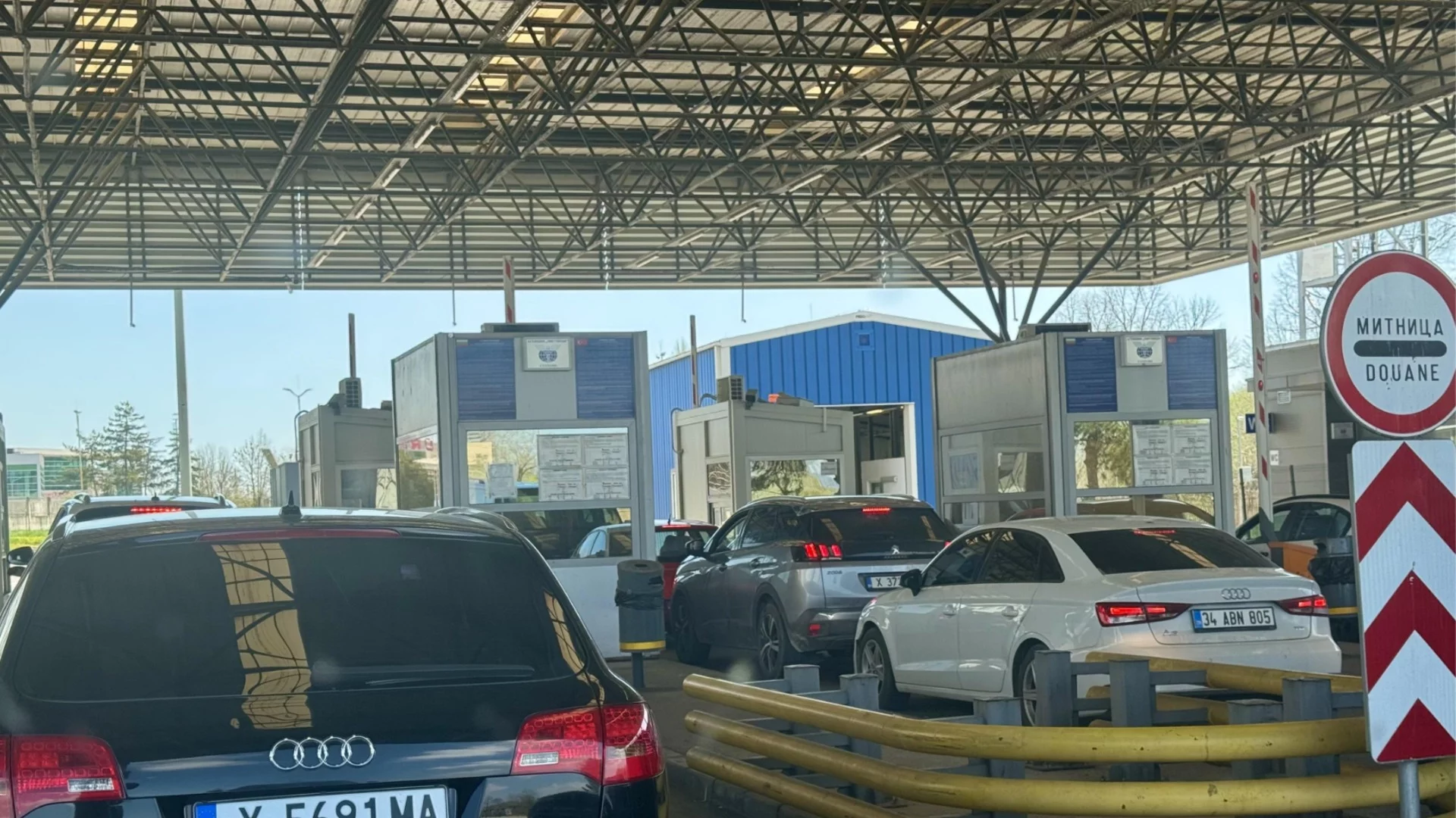 МВР на Северна Македония няма данни за напускането на Ива Михайлова от страната