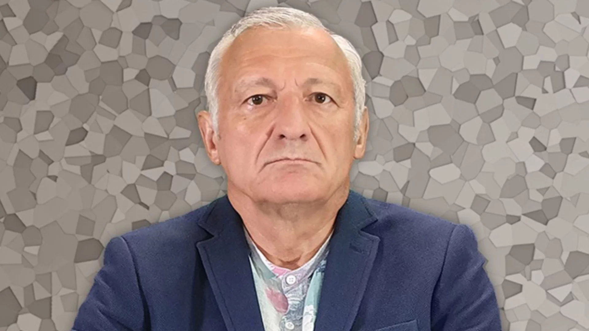 Дошли са дотук едни зелени човечета и следващият път ще отидат на жълтите павета