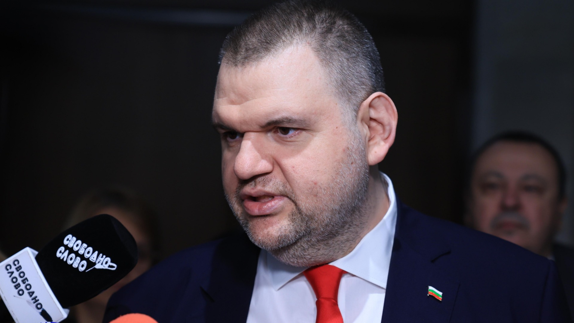 "Приготвили са се да си напълнят касите": Пеевски настоява за пари за отбрана и енергийни компенсации