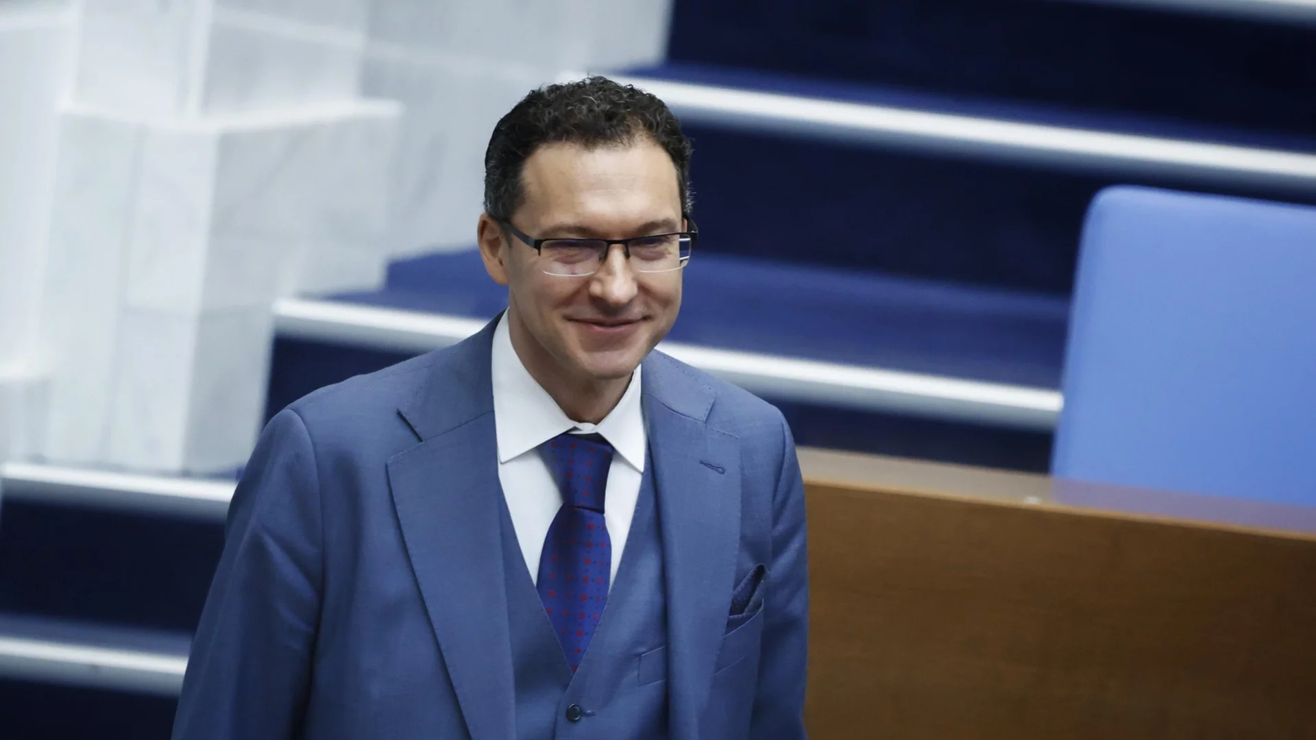 Радев се страхува да тропне по масата на Русия: Бивш МВР министър обвини "войнолюбците" за атаките с дронове