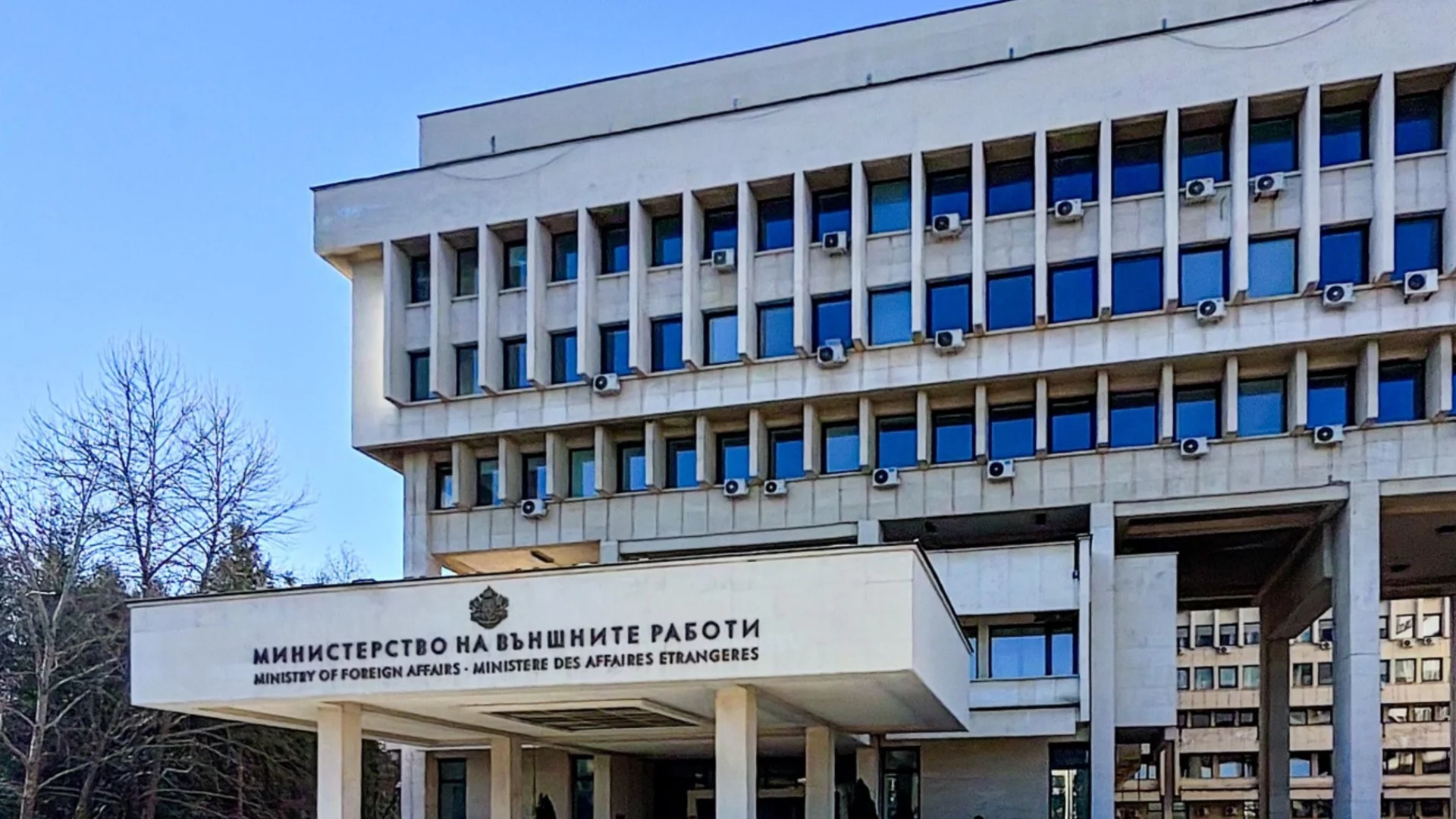 Привикването на сръбския посланик е тема табу: МВнР мънкат за спрените българи в Сърбия - важни са, но все пак не са депутати 