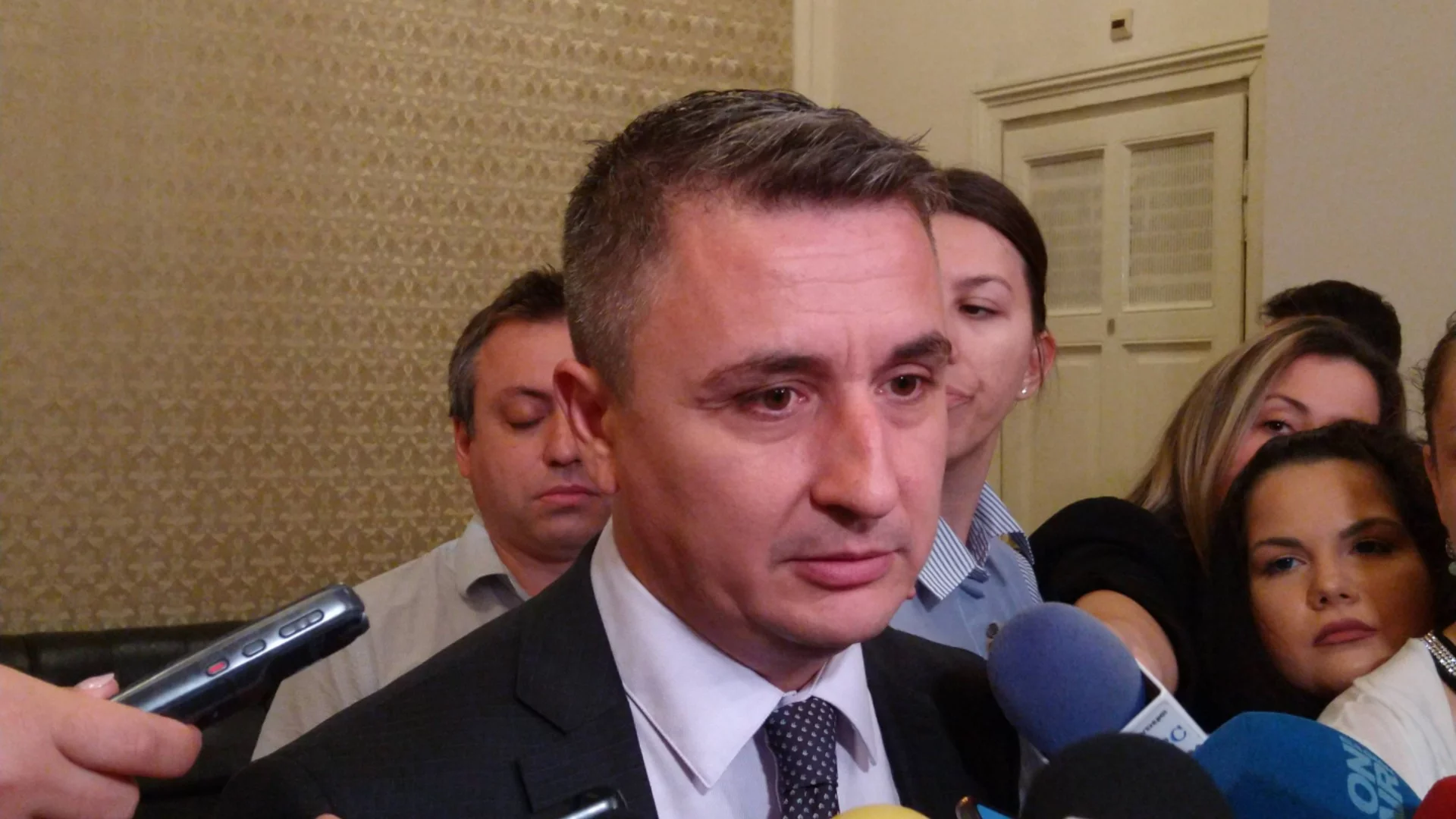 "Или по-високи сметки, или нови дългове в енергетиката": Бивш министър предупреди за тежка зима