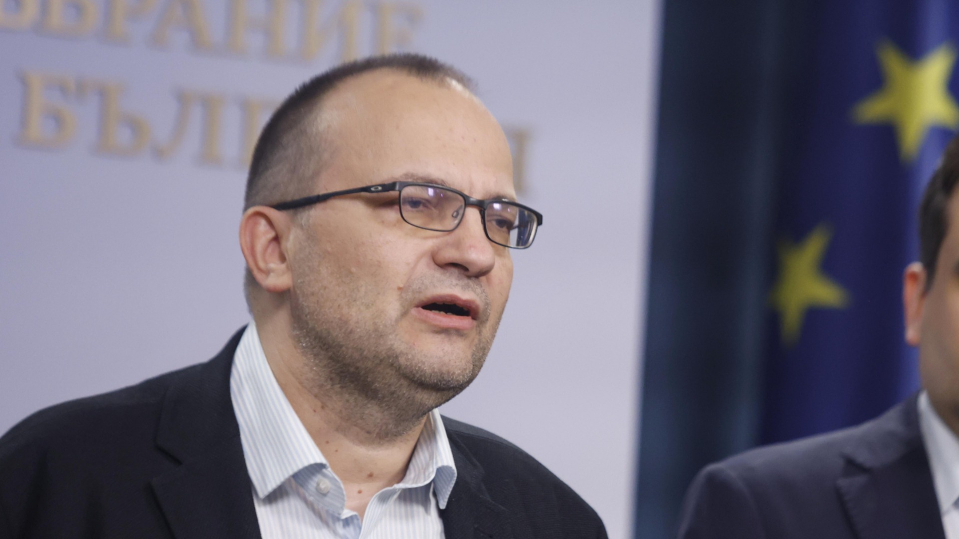 "Няма пилот в самолета": ДБ за бюджета и с идея за компенсации за горивата (ВИДЕО)