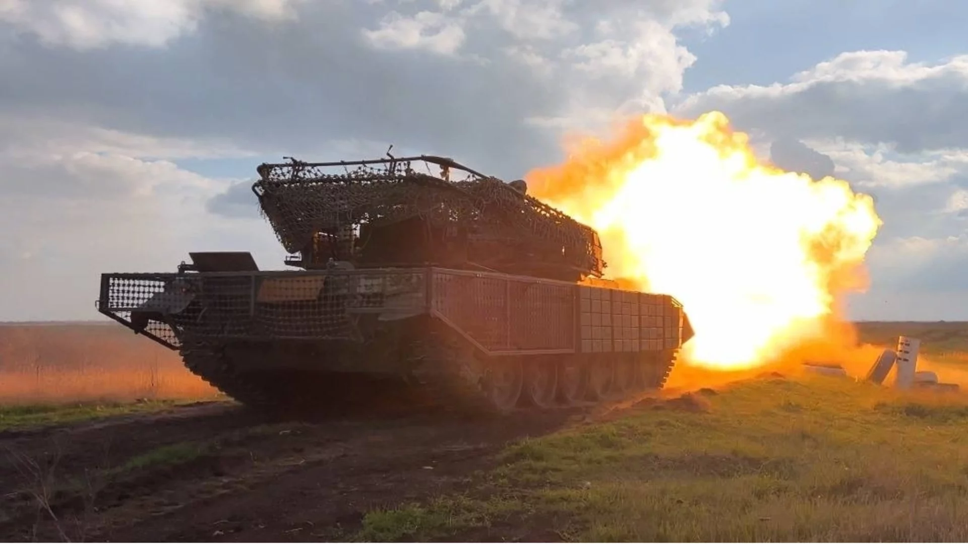Украинската армия връща танковете в боя, но по съвсем нов начин