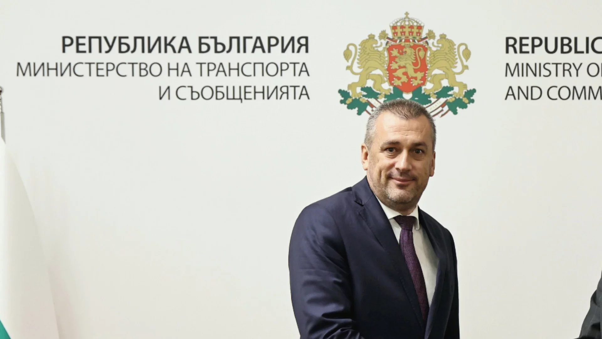 Черно море: Останки след атаката с дронове, но какви? И транспортният министър не знае, не е компетентен 