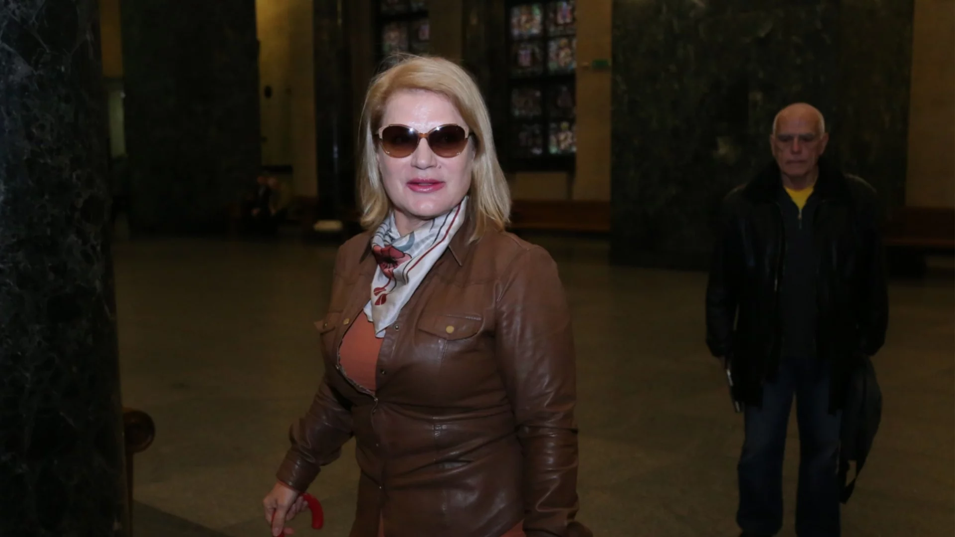 Грозни сцени: Служител на НСО блъсна Соня Колтуклиева, журналистката е в болница (ВИДЕО)